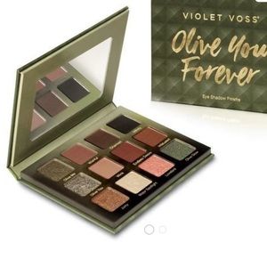Violet Voss eyeshadow palette